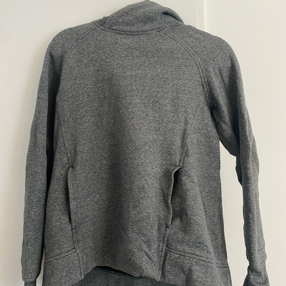 Lululemon sweatshirt